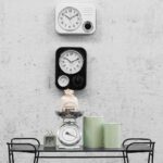 Karlsson Multiple Time black 2 relojes de pared modernos metal retro