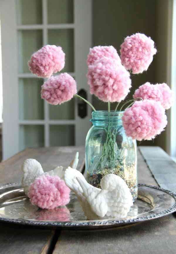 adornar la casa con pompones ramo flores