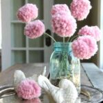 adornar la casa con pompones ramo flores
