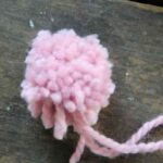 adornar la casa con pompones tenedor pompon