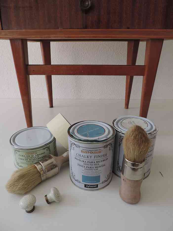 Diy: reciclar una mesilla de noche con chalk paint