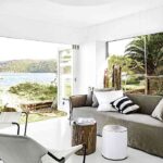 casa en blanco y negro salon vistas al mar