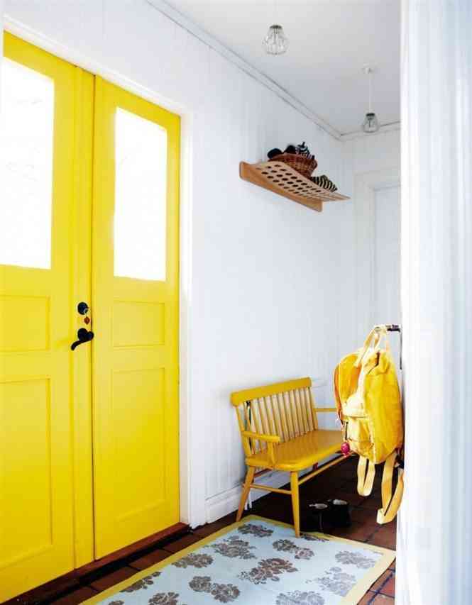 decoracion en amarillo home designing puerta