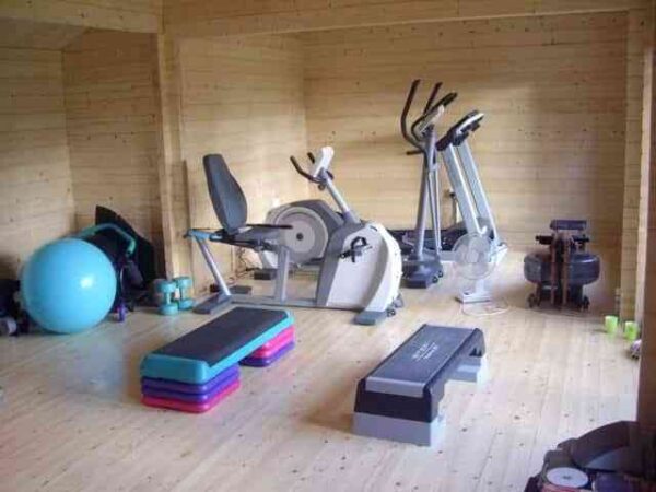Cómo hacer un gimnasio en casa con poco espacio y mucho gusto