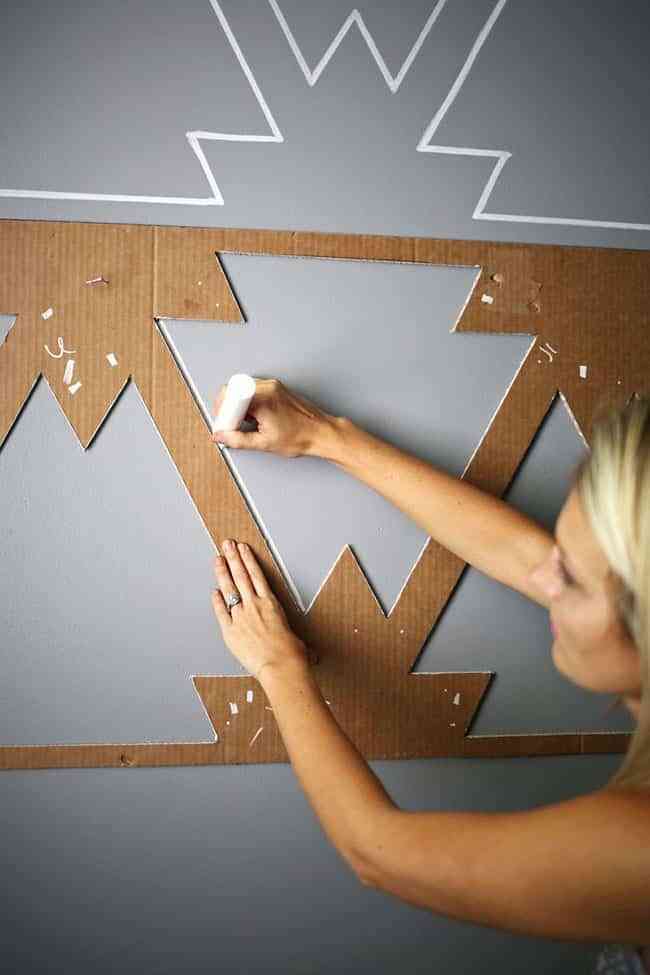 Descubre una idea genial para decorar las paredes con dibujos DIY 6