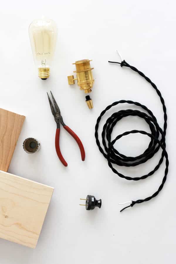 DIY: Cómo hacer un estante con luz incorporada para decorar tu pared 3