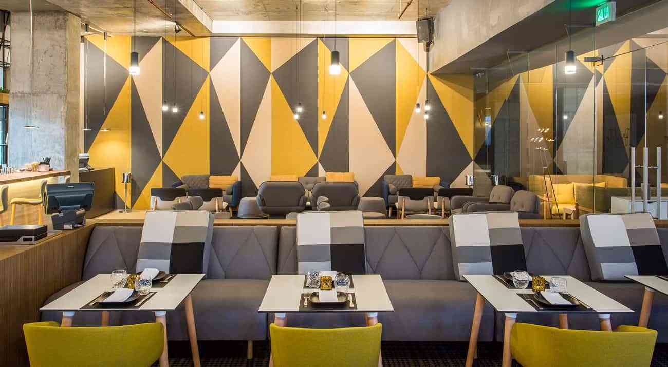 Restaurantes con iluminación de diseño para crear una experiencia sensorial completa 4