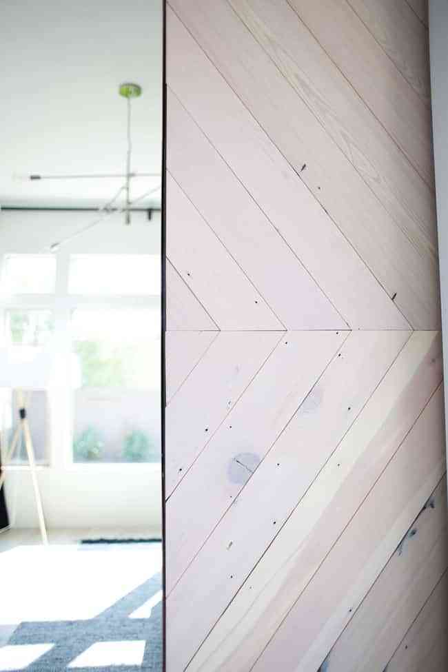 3 proyectos DIY para decorar tu casa con lamas de madera autoadhesivas 10