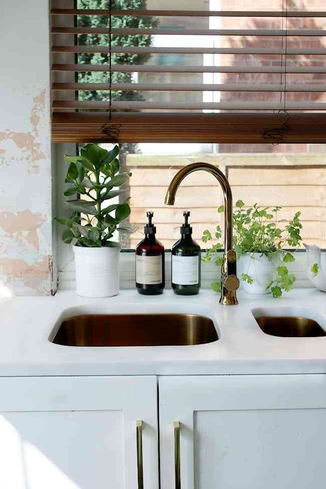 Griferías doradas: un toque de estilo para tu cocina o baño