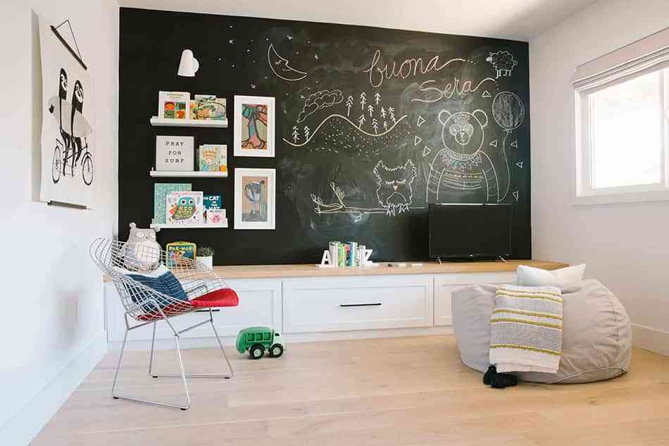 Descubre una casa en blanco y beige acogedora y nada aburrida 9