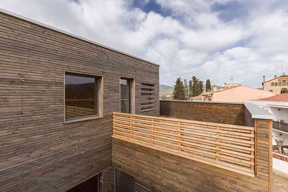 Descubre una casa sostenible construida con materiales ecológicos 11