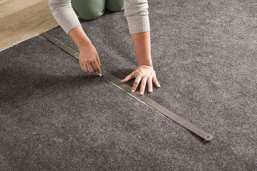 DIY: una alfombra recortada con forma de puzle para decorar cualquier suelo 3
