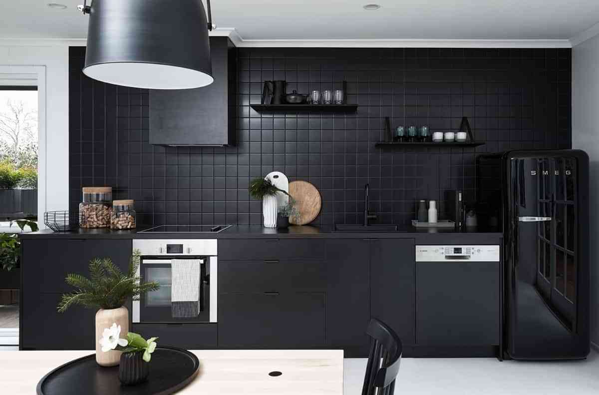 Cocinas en color negro: atrevidas, sofisticadas y elegantes 2