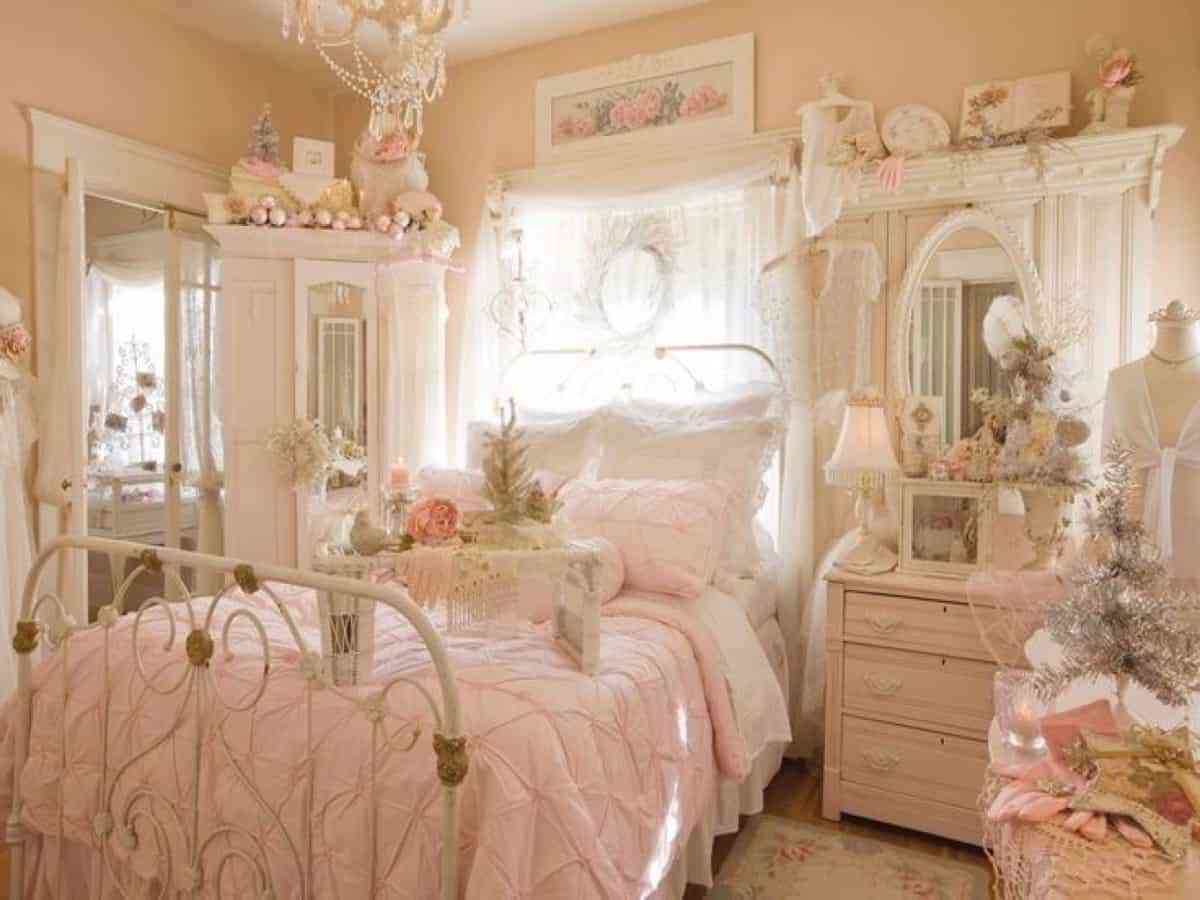Vintage Chic Shabby Chic Bedroom Decorating