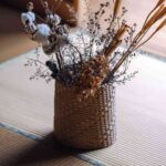 jarron con flores secas
