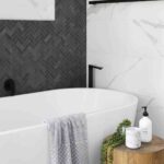 negro y blanco elegancia total en el bano