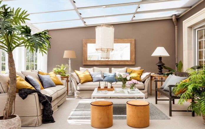 decorar el salón con un puff