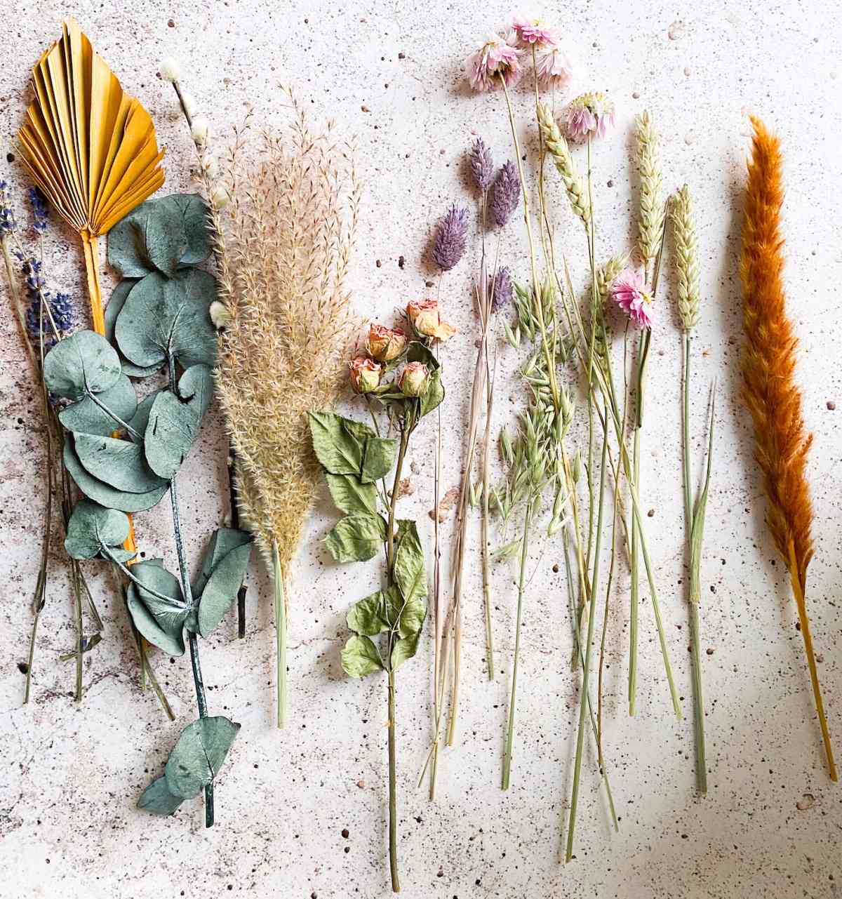 Flores secas: el toque de otoño para decorar que tú puedes hacer en casa