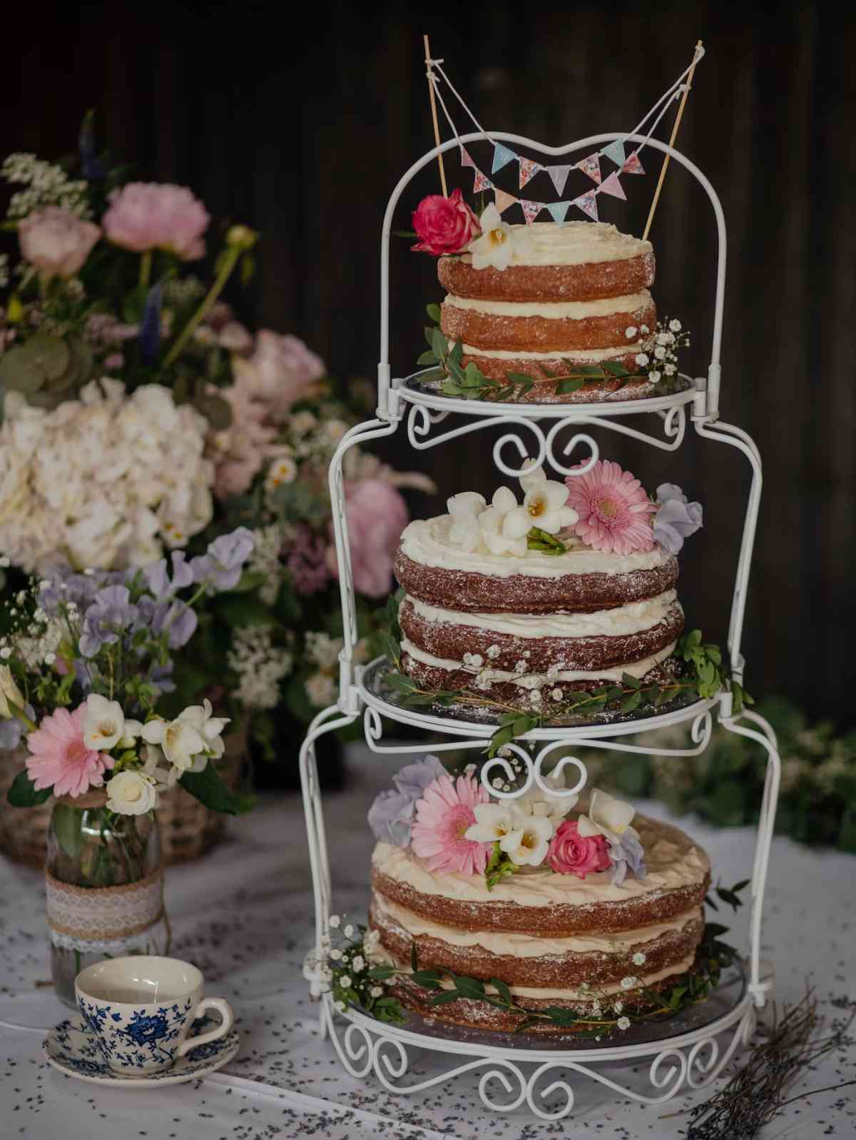 Elige el pastel desnudo "naked cake" ideal para tu espectacular boda de otoño 1