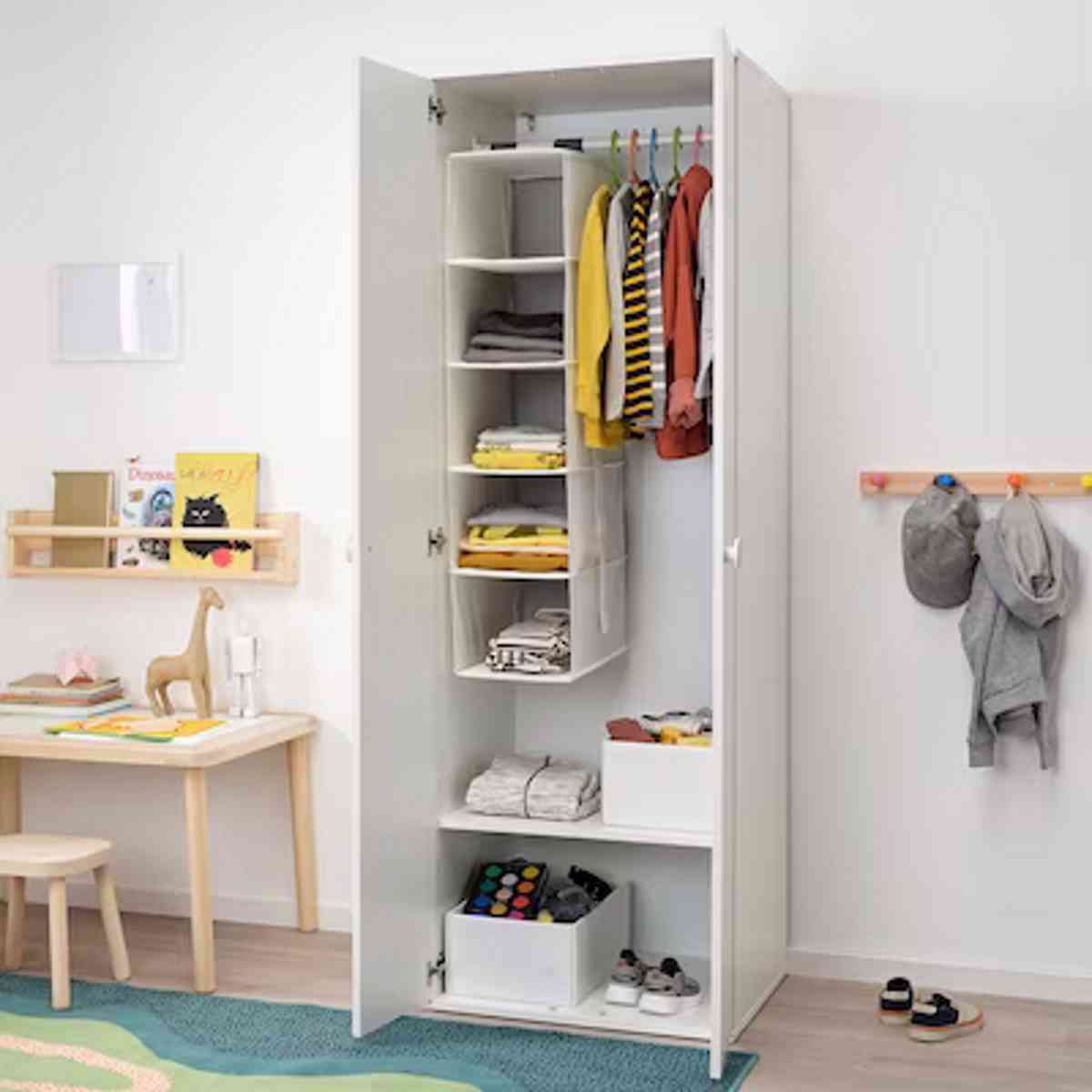 Los armarios ideales de Ikea para organizar y ordenar la habitación infantil 4