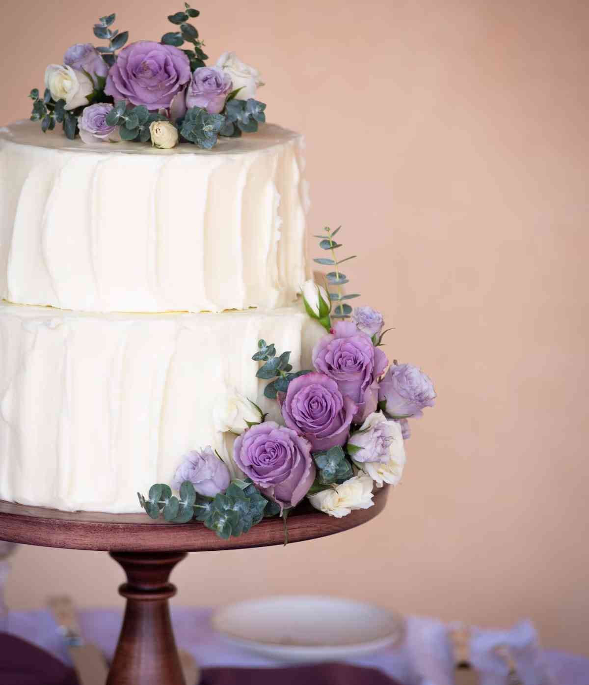 El acento floral vuelve a la decoración de pasteles para las bodas primavera verano 2023 2