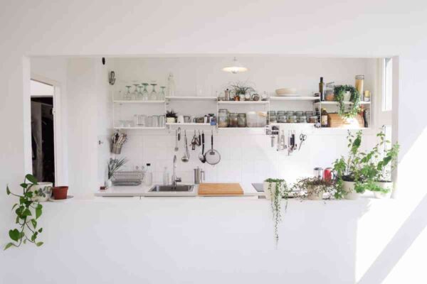Home Elementor 10 decorar la cocina con estantes abiertos