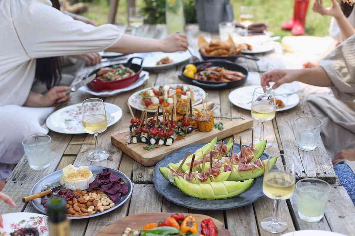 Decora la mesa para una fiesta en el jardín este verano ¡4 ideas geniales! 5