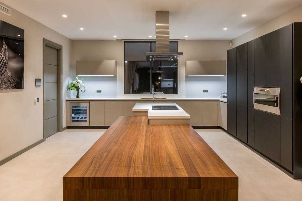 Cocinas de verano: luz, funcionalidad y estilo para disfrutar del corazón de la casa en vacaciones 4