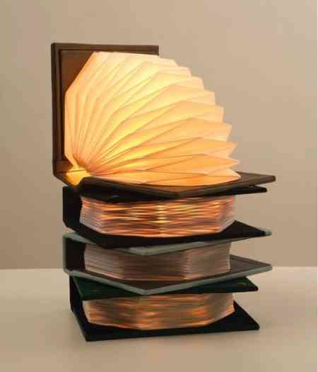The book light: originales lámparas con forma de libro 3