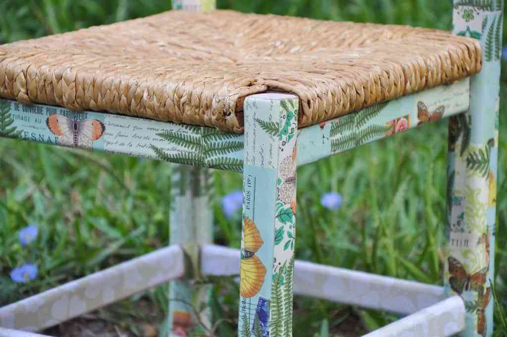 DIY: una silla infantil decorada con papel 6