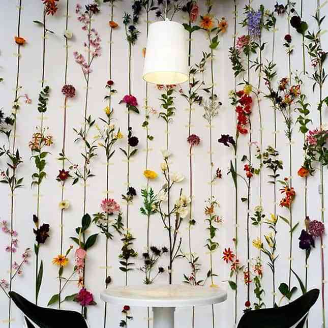 pared decorada de flores
