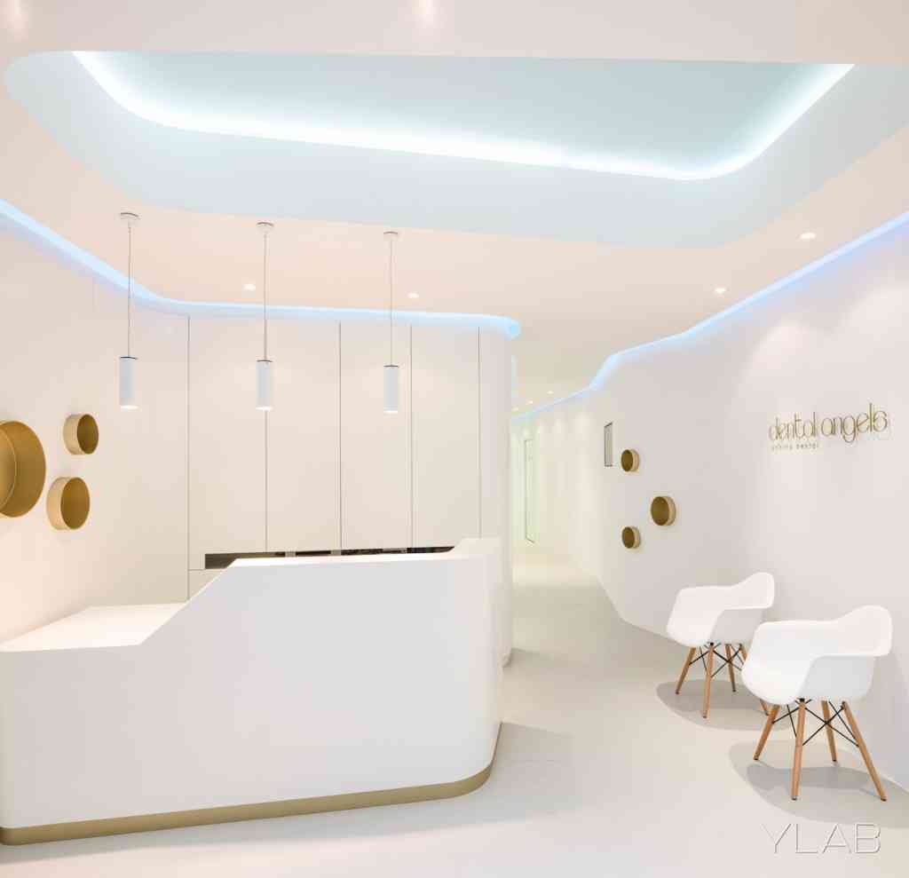 Decoración de interiores integrando la imagen de marca por YLAB Arquitectos Barcelona 3