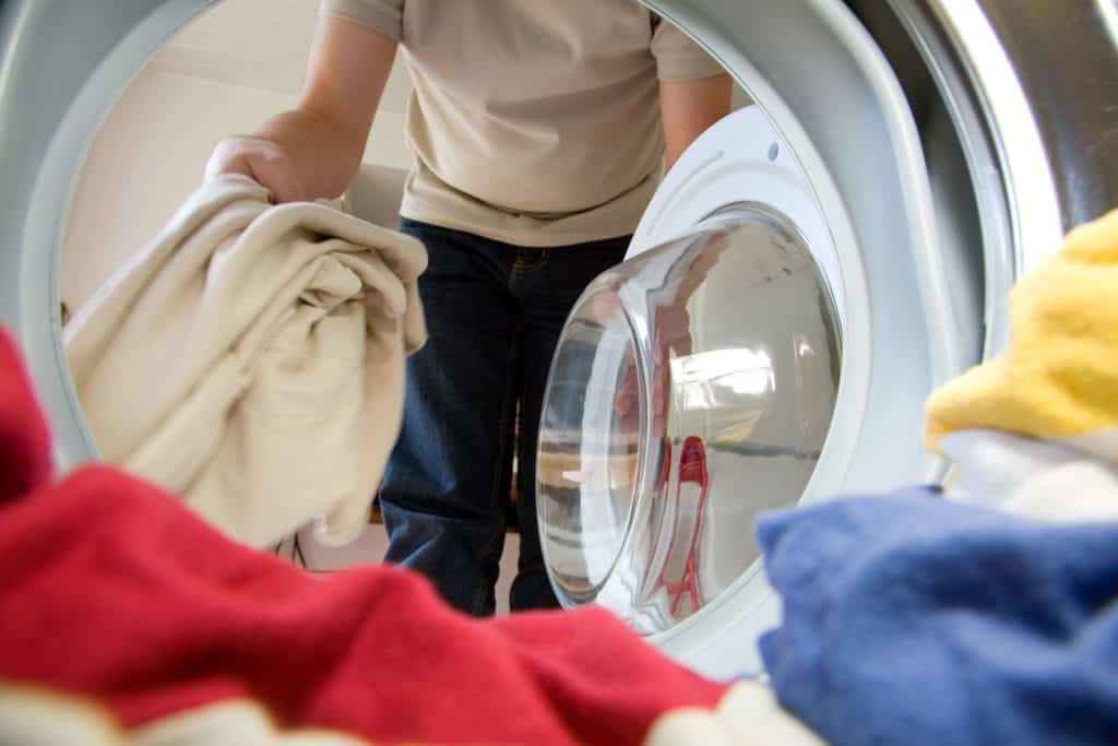 6 tips para desinfectar la ropa en casa de forma efectiva 15